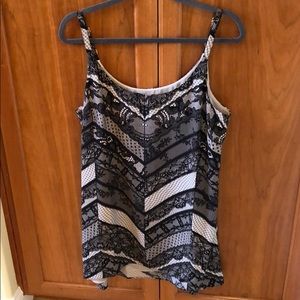 Beautiful lace print lined Cabi tank.